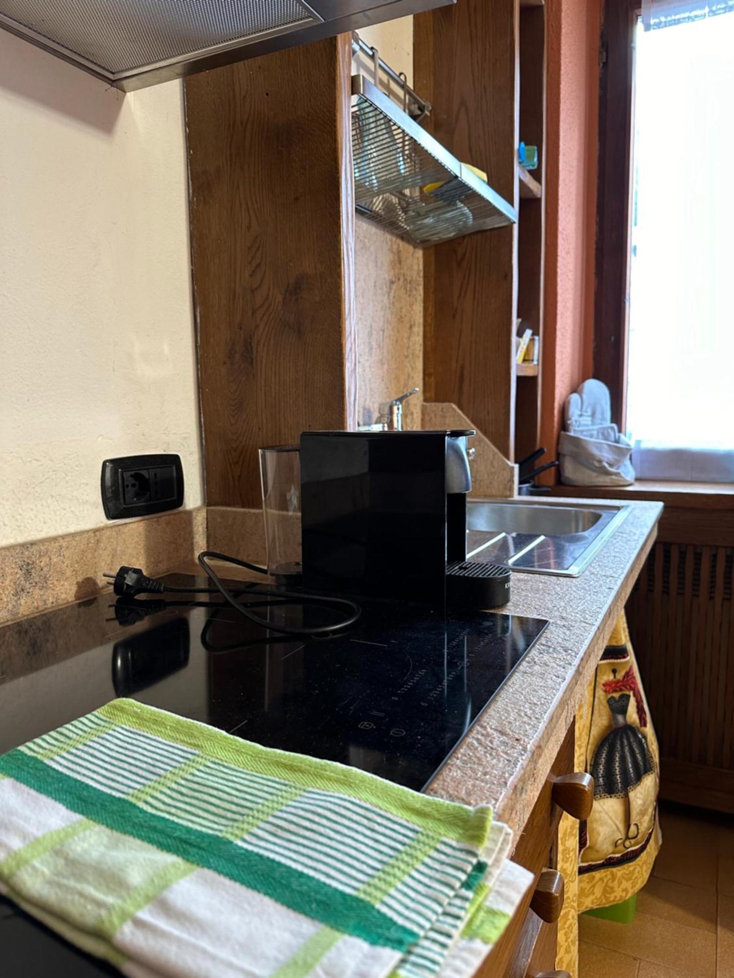 A Due Passi Dal Lago Canzo Bagian luar foto